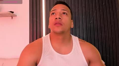 Tom muscle1 online show from 23, 11, 2025