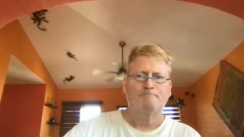 Snapshot of tomascausa chatting on 29, 10, 2025 Hola online show from 29, 10, 2025