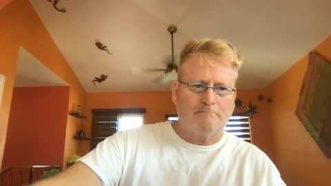 Snapshot of tomascausa chatting on 30, 10, 2025 Hola online show from 30, 10, 2025