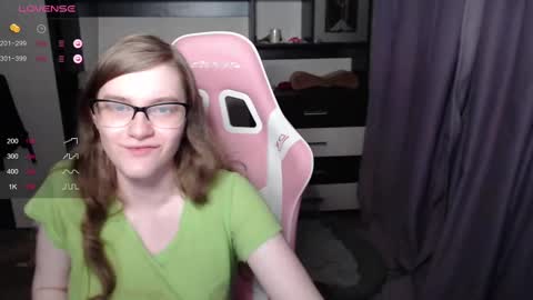 Snapshot of tomato_tease chatting on 1, 3, 2025 tomato_tease online show from 1, 3, 2025