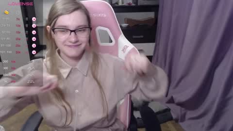 Snapshot of tomato_tease chatting on 8, 3, 2025 tomato_tease online show from 8, 3, 2025