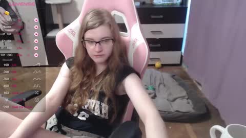 Snapshot of tomato_tease chatting on 9, 9, 2025 tomato_tease online show from 9, 9, 2025