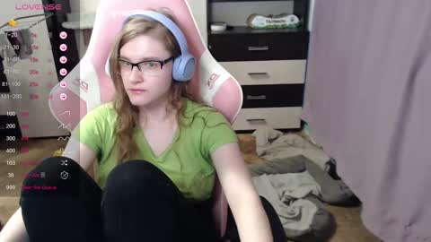 Snapshot of tomato_tease chatting on 10, 10, 2025 tomato_tease online show from 10, 10, 2025