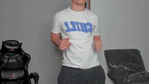Snapshot of tomboysexy_ chatting on 18, 5, 2026 tomboysexy_ online show from 18, 5, 2026