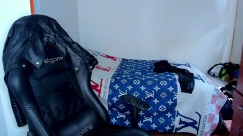 Twitter BreddTommy IG tommy bredd online show from 3, 2, 2025