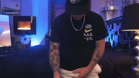 Snapshot of tommy_knuckles chatting on 6, 2, 2025 Tommy online show from 6, 2, 2025