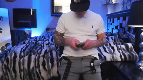 Snapshot of tommy_knuckles chatting on 21, 2, 2025 Tommy online show from 21, 2, 2025