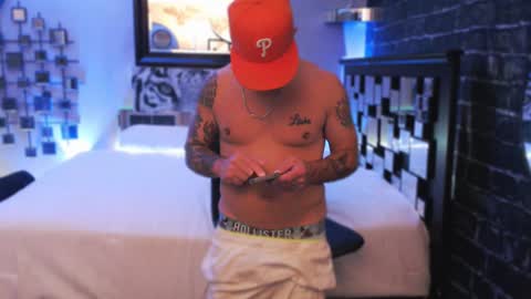 Snapshot of tommy_knuckles chatting on 15, 9, 2025 Tommy online show from 15, 9, 2025