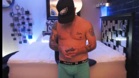 Snapshot of tommy_knuckles chatting on 23, 9, 2025 Tommy online show from 23, 9, 2025