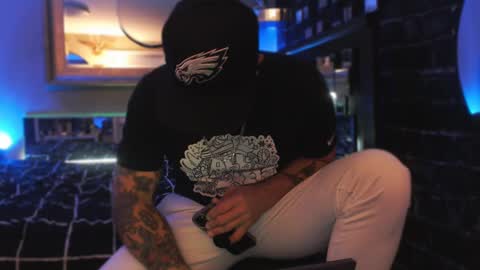 Snapshot of tommy_knuckles chatting on 26, 10, 2025 Tommy online show from 26, 10, 2025