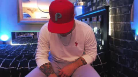 Snapshot of tommy_knuckles chatting on 29, 10, 2025 Tommy online show from 29, 10, 2025