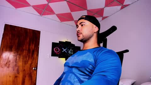 tommy_sccott online show from 24, 1, 2025