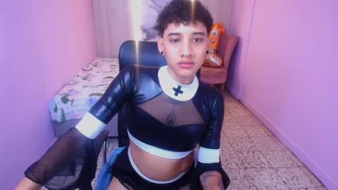 tommy_sweet1 online show from 3, 2, 2025