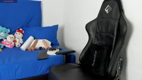 Snapshot of tonny_twink_ chatting on 22, 4, 2026 Tonny online show from 22, 4, 2026