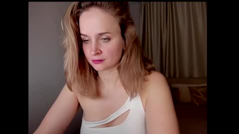 Snapshot of tony_and_alice chatting on 1, 1, 2025 Tony and Alice online show from 1, 1, 2025