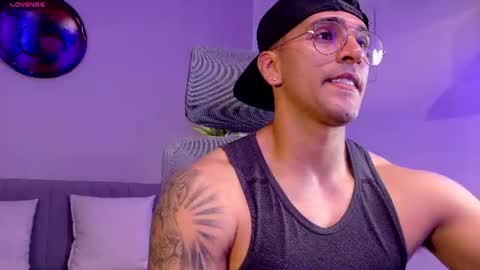 Snapshot of tony_muscle1 chatting on 16, 6, 2026 tony muscle1 online show from 16, 6, 2026