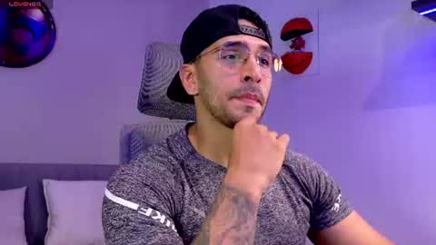 Snapshot of tony_muscle1 chatting on 24, 6, 2026 tony muscle1 online show from 24, 6, 2026