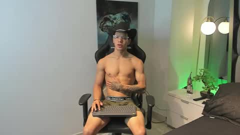 tony_petrov online show from 25, 9, 2025