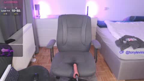 Snapshot of tonyleup chatting on 28, 1, 2025 Tony online show from 28, 1, 2025