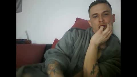 tonystrawberry online show from 11, 4, 2026