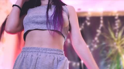 Snapshot of too_beautiful chatting on 11, 1, 2025 Elizabeth online show from 11, 1, 2025