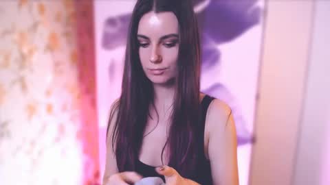 Snapshot of too_beautiful chatting on 25, 2, 2025 Elizabeth online show from 25, 2, 2025