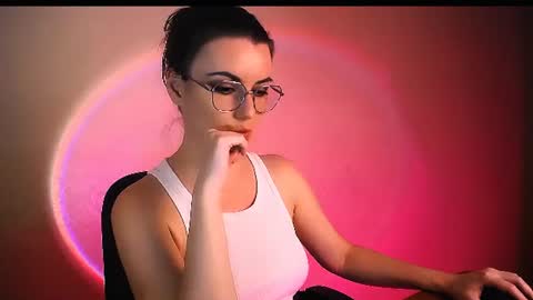 Elizabeth online show from 15, 7, 2026