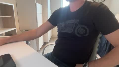 too_naughty online show from 18, 11, 2025