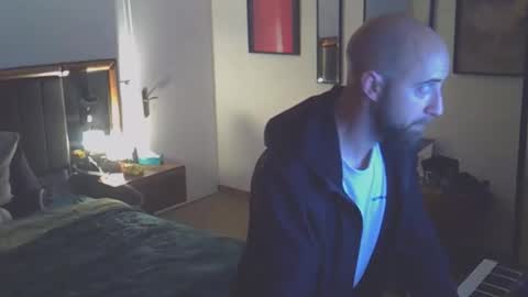 tootsybird online show from 12, 4, 2026