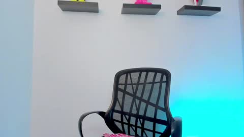 torisantos666 online show from 8, 12, 2024