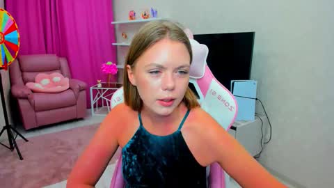 Snapshot of touch_the_heart chatting on 4, 2, 2026 Touch The Heart online show from 4, 2, 2026