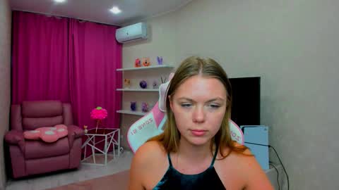 Snapshot of touch_the_heart chatting on 15, 2, 2026 Touch The Heart online show from 15, 2, 2026