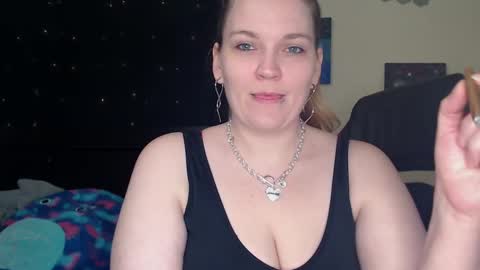 Lilly Miss Mistress Goddess Maam Queen Boss online show from 19, 2, 2025