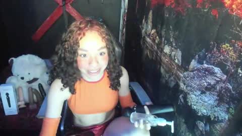 tracy_ks online show from 9, 10, 2025