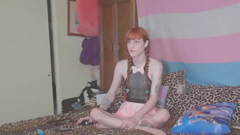 Snapshot of transgirlv chatting on 28, 9, 2025 RayaBoone online show from 28, 9, 2025