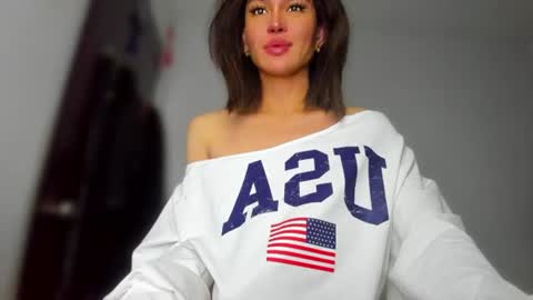 Snapshot of transnextdoor_ chatting on 15, 7, 2026 ALMIGHTY GODDESS VALENTINA online show from 15, 7, 2026