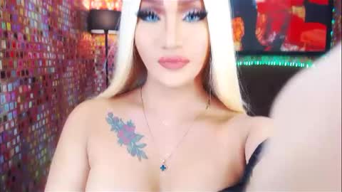 KYLIE BELLA  TS online show from 31, 1, 2025
