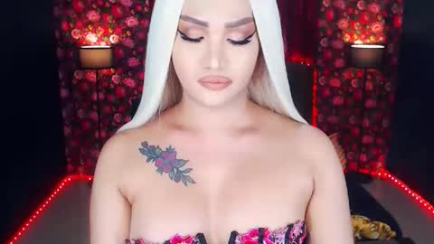 KYLIE BELLA  TS online show from 7, 5, 2026