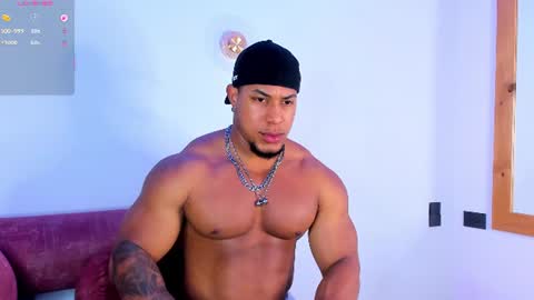 Snapshot of travis_lenox_ chatting on 21, 6, 2026 Travis online show from 21, 6, 2026