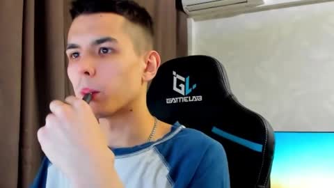 travisrivas online show from 19, 2, 2025