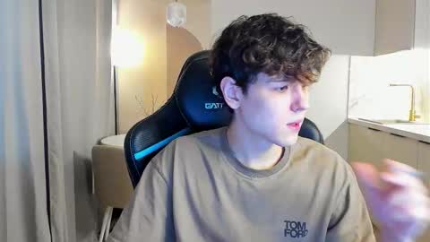 travisrivas online show from 10, 10, 2025