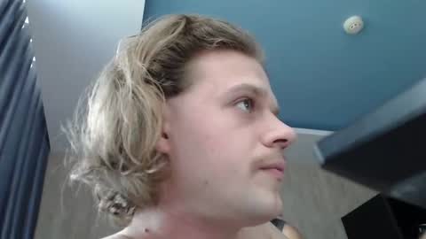 Sarah And Jon online show from 31, 12, 2024