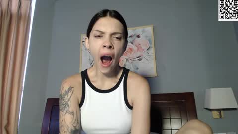 Sarah And Jon online show from 16, 2, 2025