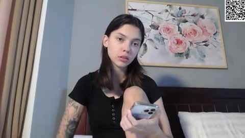 Sarah And Jon online show from 28, 2, 2025