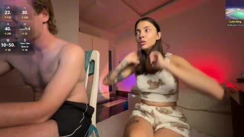 Sarah And Jon online show from 18, 4, 2026