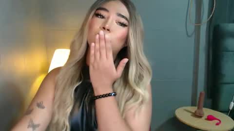 trexie_fucks15 online show from 4, 11, 2025