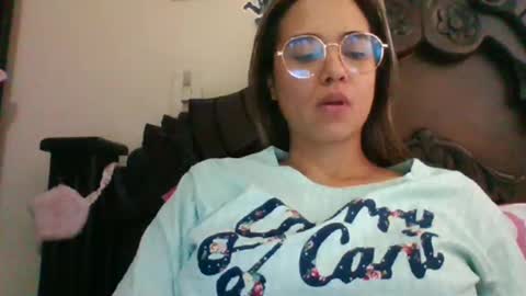 triana_bell online show from 20, 1, 2025