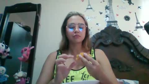 triana_bell online show from 28, 2, 2025