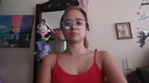 Snapshot of triana_bell chatting on 11, 3, 2026 triana_bell online show from 11, 3, 2026