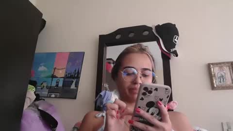 Snapshot of triana_bell chatting on 2, 4, 2026 triana_bell online show from 2, 4, 2026